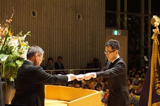 H28卒業式学位記授与大学院