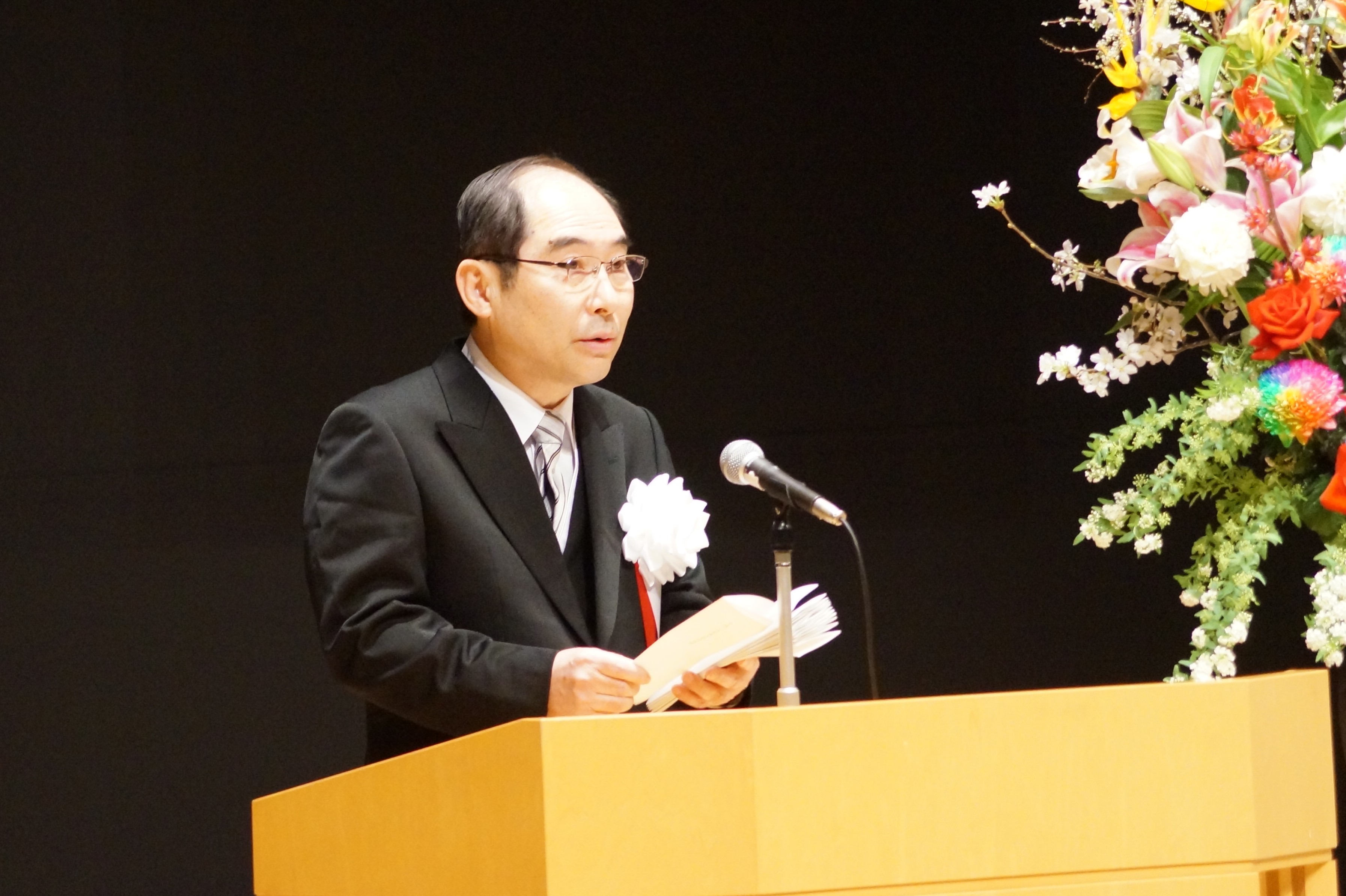 萱場学長写真