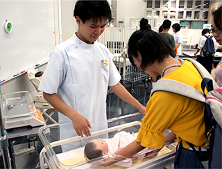 Image of Laboratory observation (Department of Nursing)